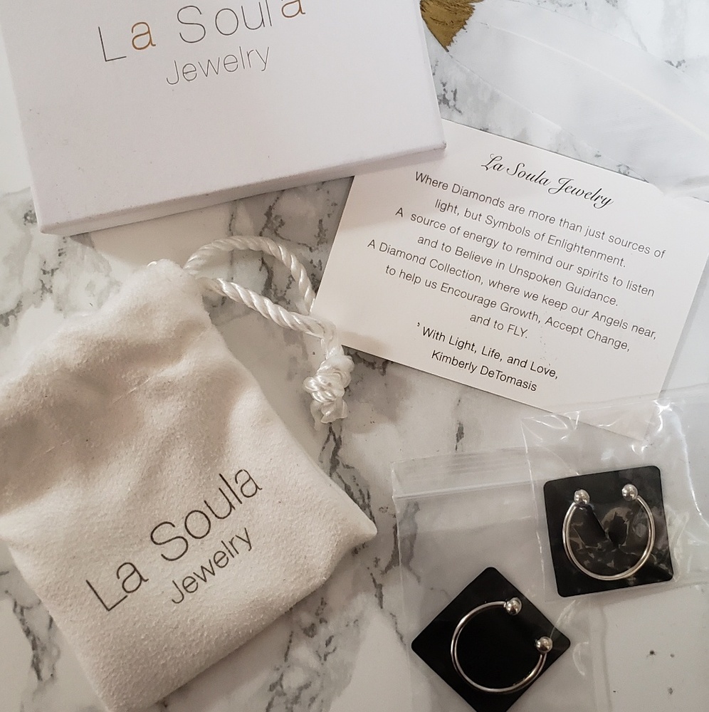 La Soula Two-Dimond Rings